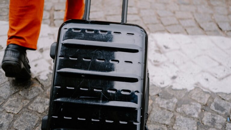 Tips for Selecting Durable and Lightweight Luggage Options